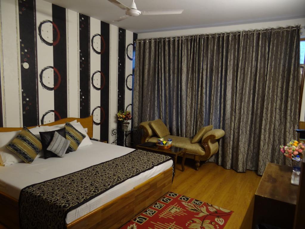 Hotel Natraj Dharamshala Habitación foto